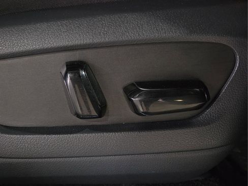 Used 2025 Lexus GX 550 w/ Accessory Package (2T) AWD/4WD image 19
