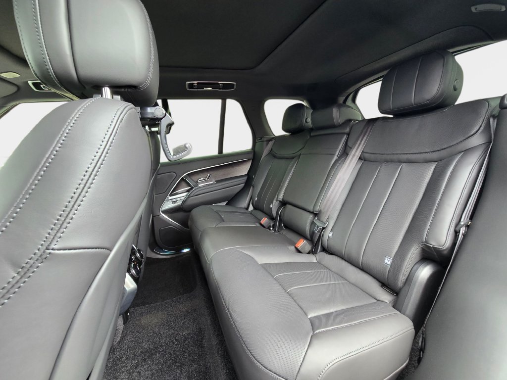 New 2026 Land Rover Range Rover SE AWD/4WD image 14