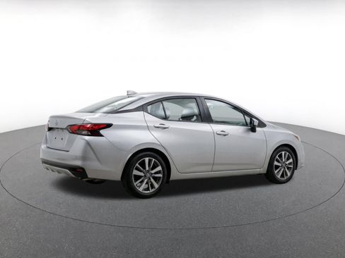 Used 2025 Nissan Versa SV FWD image 9