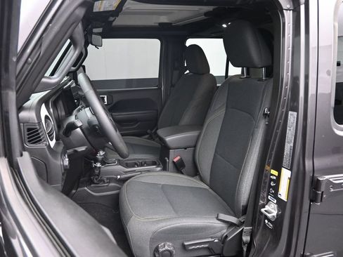 Used 2025 Jeep Gladiator Sport AWD/4WD image 20