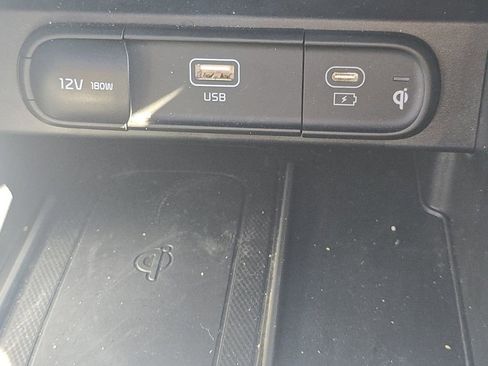 Used 2025 Kia Telluride AWD image 31