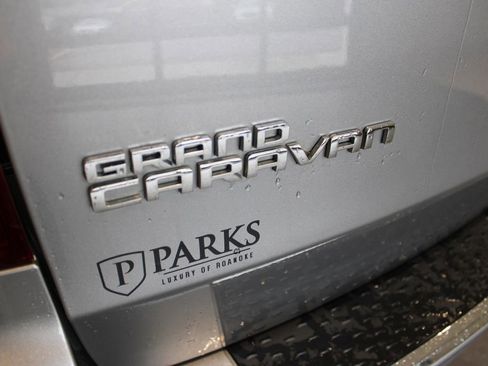 Used 2019 Dodge Grand Caravan SXT FWD image 35