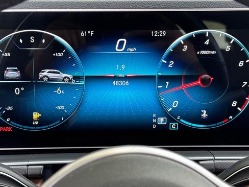 Used 2022 Mercedes-Benz GLE 350 4MATIC w/ Premium Package image 22