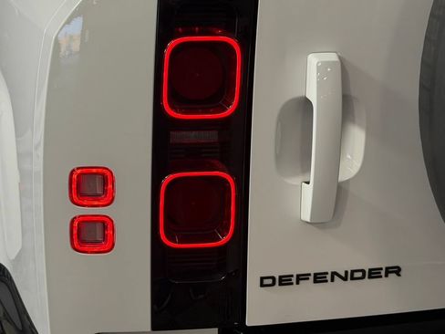 Used 2024 Land Rover Defender 130 X-Dynamic SE AWD/4WD image 12