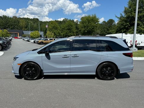 Used 2024 Honda Odyssey Sport image 2