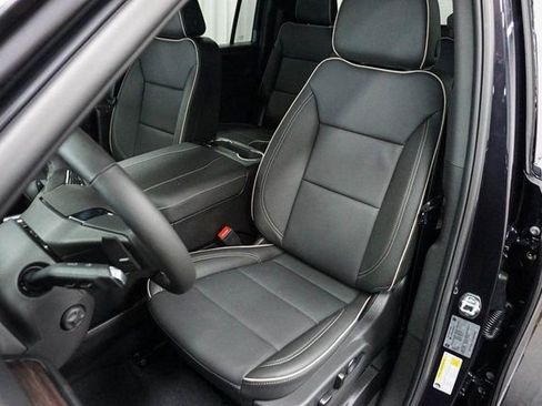 New 2026 Chevrolet Suburban Premier image 14