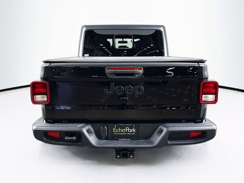 Used 2022 Jeep Gladiator Sport image 7