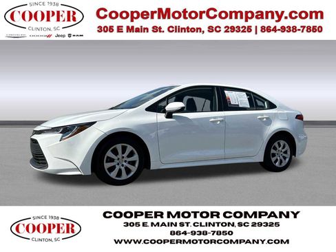 Used 2024 Toyota Corolla LE FWD image 1