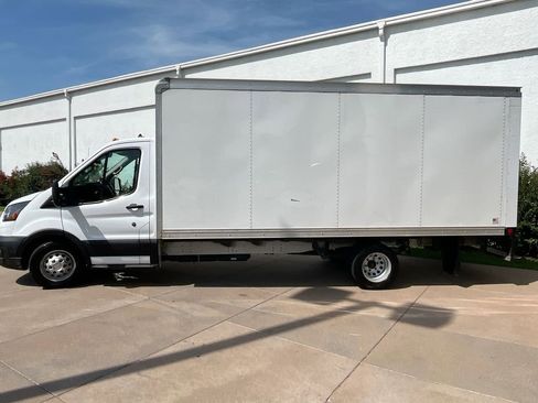 Used 2023 Ford Transit 350 Low Roof DRW AWD image 3