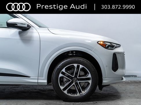 Used 2025 Audi Q5 Premium w/ Convenience Package image 13