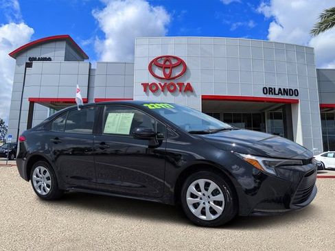 Certified 2025 Toyota Corolla LE FWD image 1