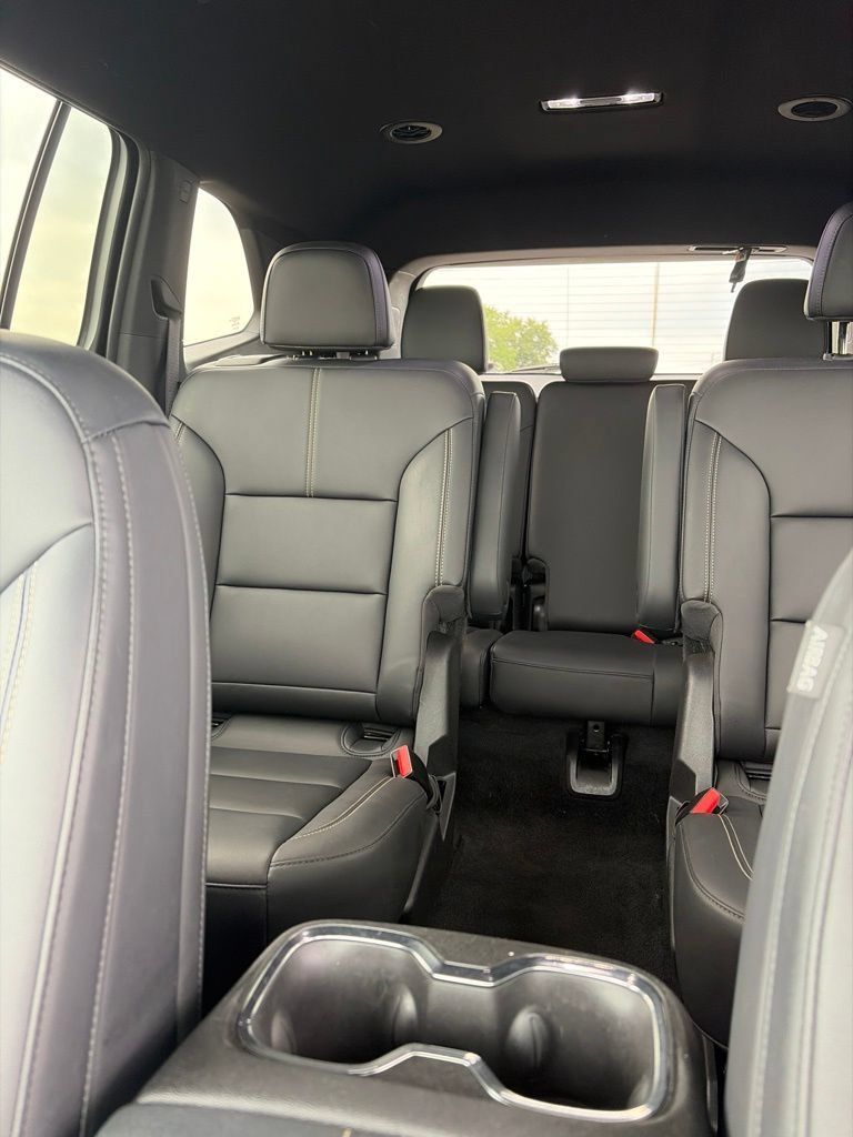 Used 2024 GMC Acadia Elevation AWD/4WD image 9