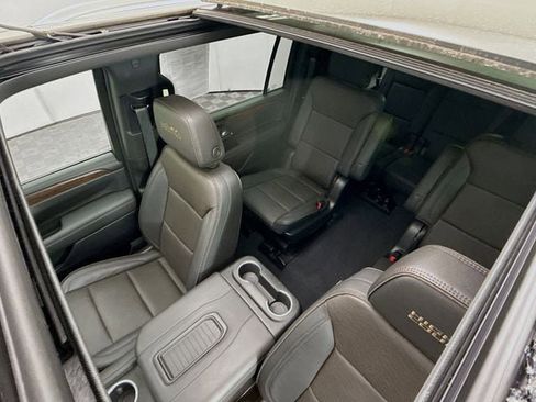 Used 2024 Chevrolet Suburban High Country image 20