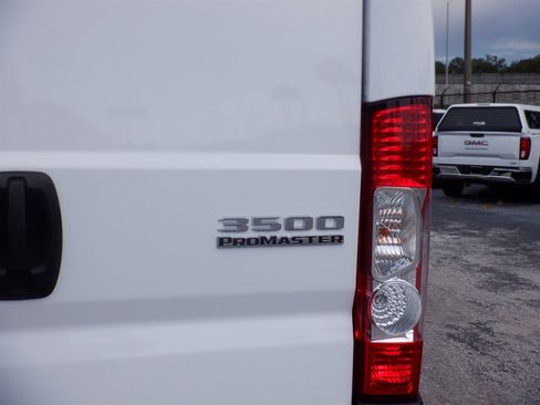 Used 2025 RAM ProMaster 3500 w/ Convenience Group FWD image 4