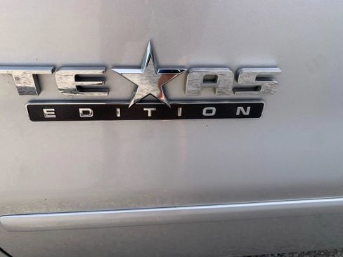 Used 2018 Chevrolet Silverado 1500 LT w/ Texas Edition image 32