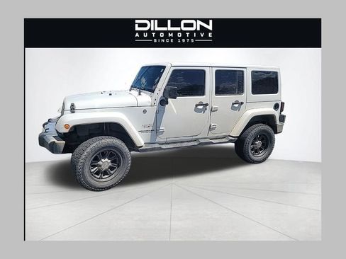 Used 2017 Jeep Wrangler Unlimited Sahara w/ Trailer Tow Group AWD/4WD image 1