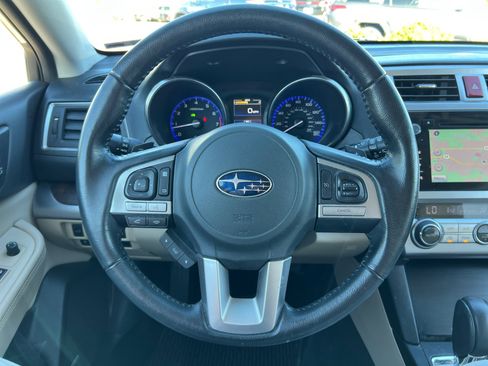 Used 2015 Subaru Outback 3.6R Limited AWD/4WD image 9