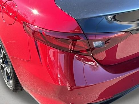 Used 2023 Alfa Romeo Giulia Veloce image 35