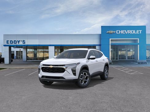 New 2026 Chevrolet Trax LT w/ Driver Confidence Package FWD image 9