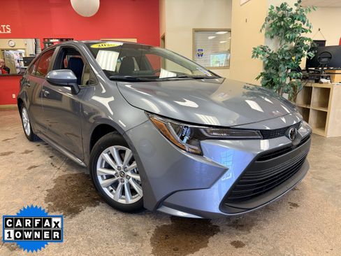 Used 2026 Toyota Corolla LE w/ LE Premium Package FWD image 1