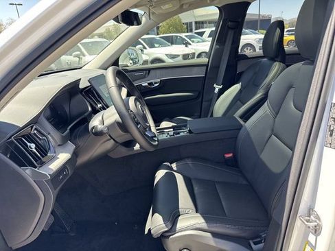 Certified 2025 Volvo XC90 T8 Ultra w/ Protection Package Premier AWD/4WD image 11