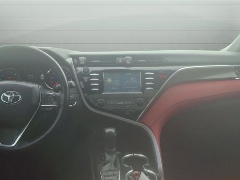 Used 2018 Toyota Camry XSE image 31