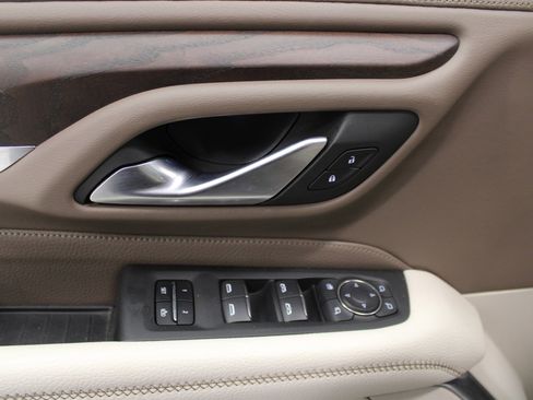 Used 2022 GMC Yukon Denali w/ Denali Premium Package image 18