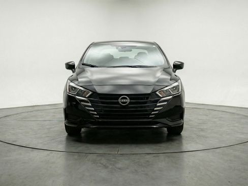 Used 2025 Nissan Versa SV FWD image 2