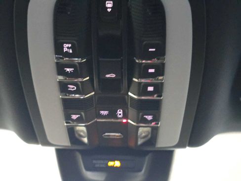 Used 2025 Porsche Macan GTS AWD/4WD image 30