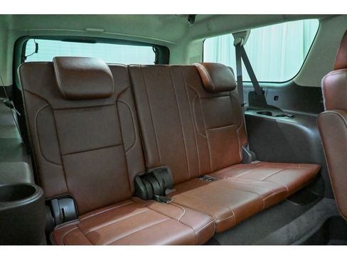 Used 2019 Chevrolet Suburban Premier image 19