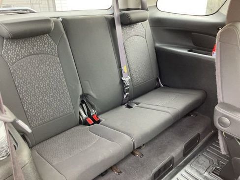 Used 2014 GMC Acadia SLE image 14