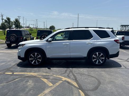 Certified 2024 Honda Pilot Touring image 8