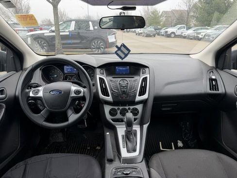 Used 2014 Ford Focus SE w/ SE Winter Package image 10