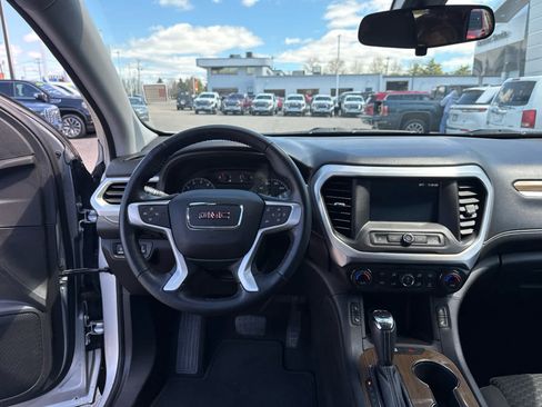 Used 2019 GMC Acadia SLE AWD/4WD image 16