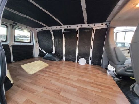 Used 2022 Chevrolet Express 2500 w/ Driver Convenience Package image 18