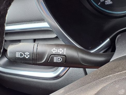 Used 2019 Chevrolet Equinox LT w/ Driver Convenience Package FWD image 21