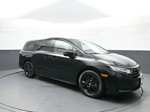 Certified 2023 Honda Odyssey Sport image 4