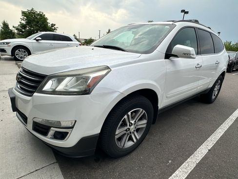 Used 2017 Chevrolet Traverse LT AWD/4WD image 2