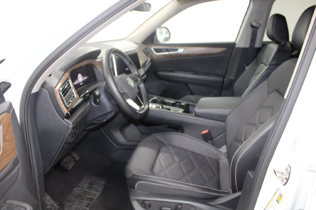 Used 2025 Volkswagen Atlas SE AWD/4WD image 18