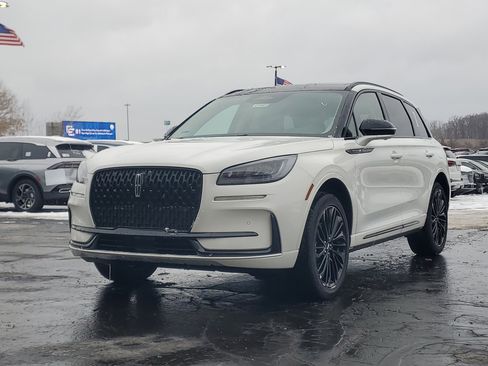 New 2026 Lincoln Corsair Premiere image 2