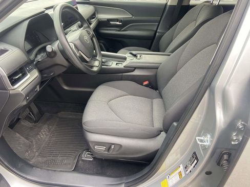 Used 2025 Toyota Grand Highlander FWD image 19