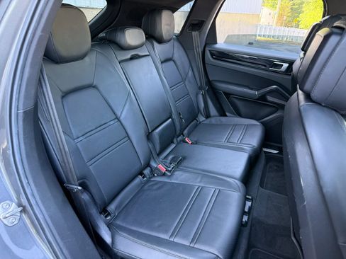 Used 2019 Porsche Cayenne image 28