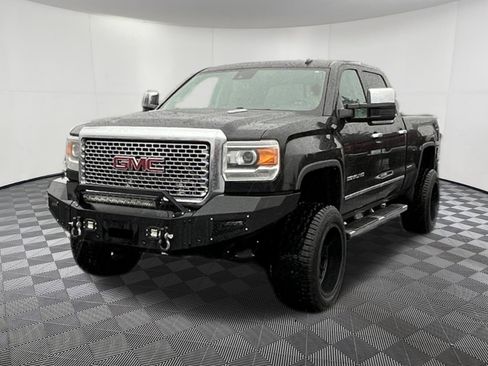 Used 2015 GMC Sierra 3500 Denali AWD/4WD image 3