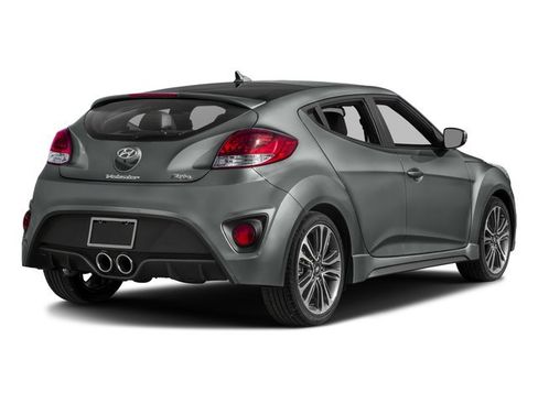 Used 2017 Hyundai Veloster Turbo FWD image 3