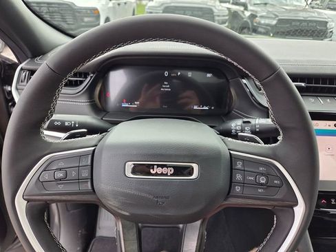 New 2026 Jeep Grand Cherokee Limited w/ Luxury Tech Group II RWD image 27