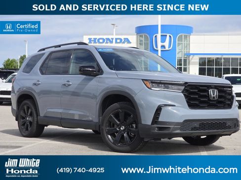 Certified 2025 Honda Pilot Black Edition image 1
