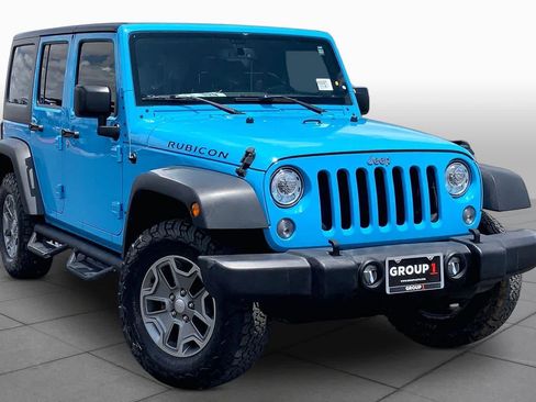Used 2017 Jeep Wrangler Unlimited Rubicon w/ Connectivity Group AWD/4WD image 3