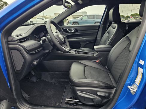 New 2026 Jeep Compass Latitude AWD/4WD image 16