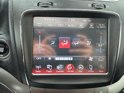 Used 2018 Dodge Journey Crossroad w/ Nav & Sun Group FWD image 24