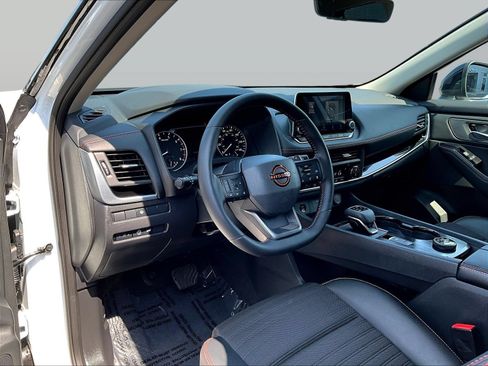 Certified 2026 Nissan Rogue SV AWD/4WD image 20